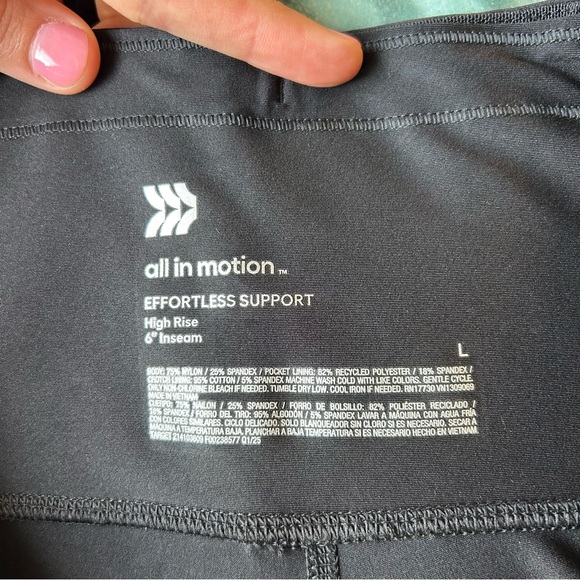 All in Motion Women’s effortless support high-rise pocket bike short 6” | size L - Picture 8 of 9
